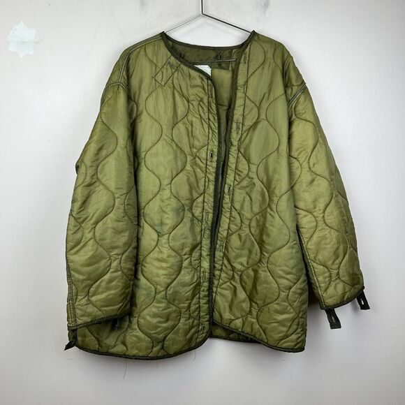 Vintage Other - Khaki green 80s military quilted jacket size medium